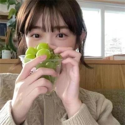 带剑女孩